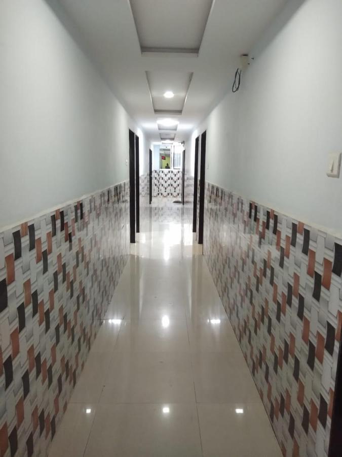 Hotel Shree Krishna Ahmedabad Buitenkant foto